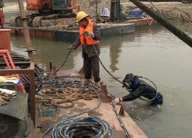 凌河潜水封堵打捞